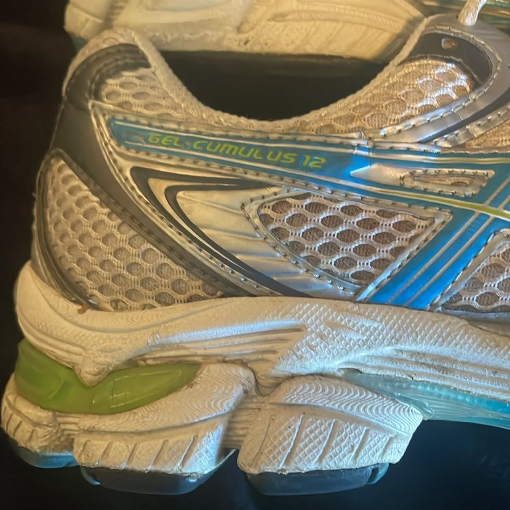 ASICS - Picture 4 of 7